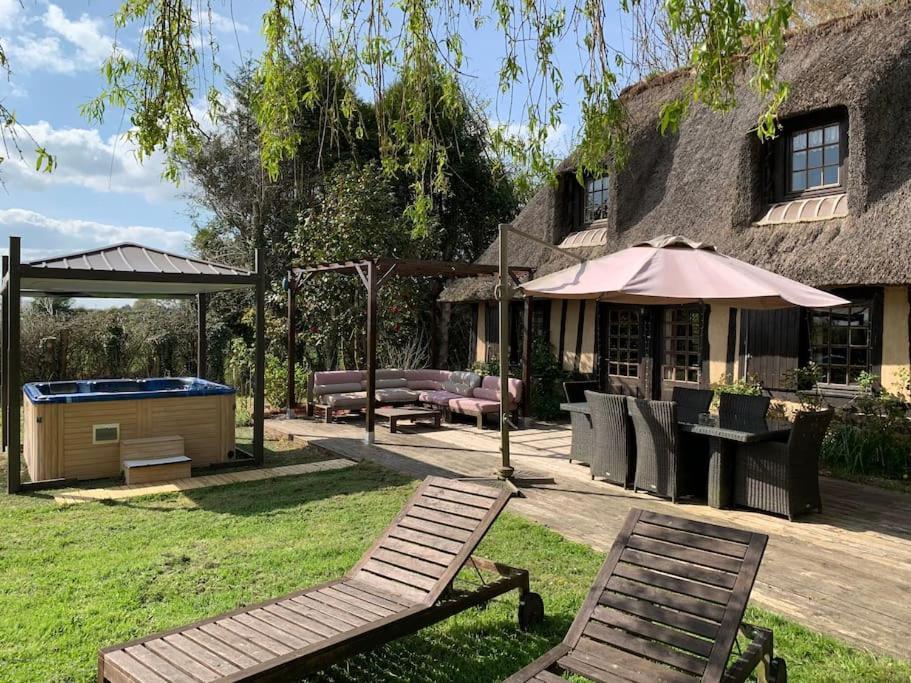 Chaumiere Familiale Weekend & Vacances Paisible Saint-Philbert-sur-Risle Esterno foto